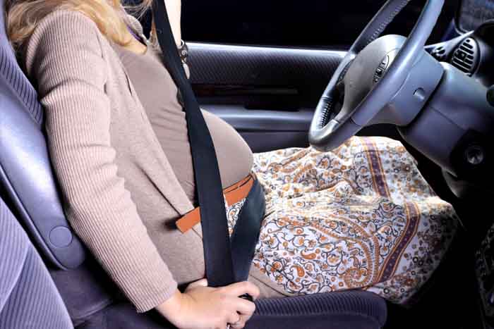 Conduire en étant enceinte : tout ce qu'il faut savoir